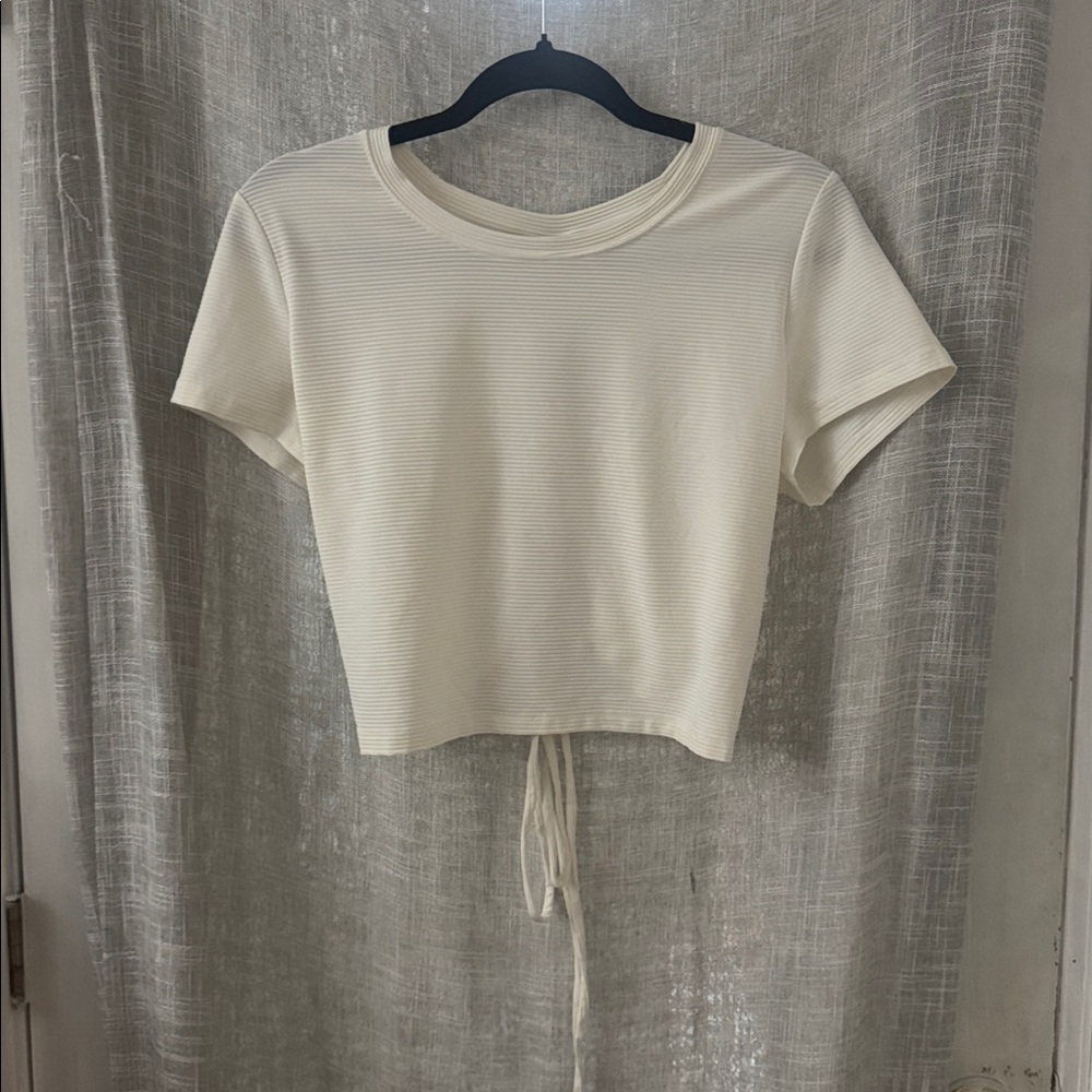 CALIA by Carrie Underwood Cream Short Sleeve Tee